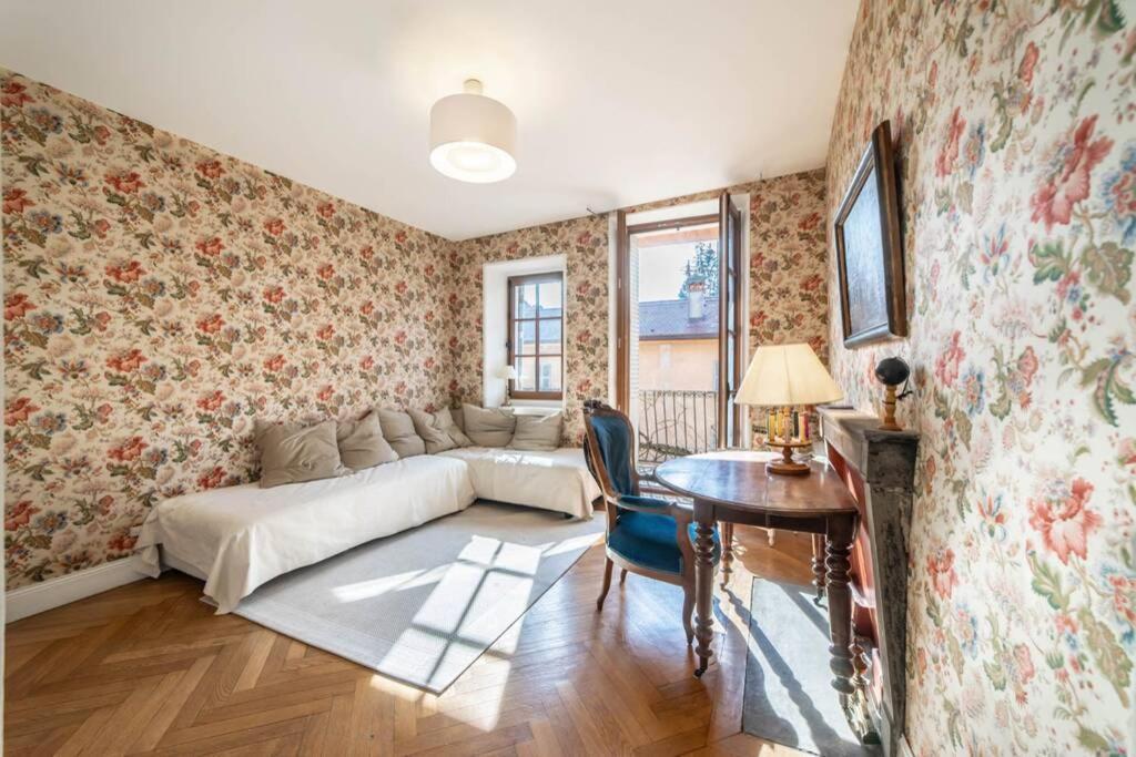Apartamento Le Rousseau Annecy Exterior foto
